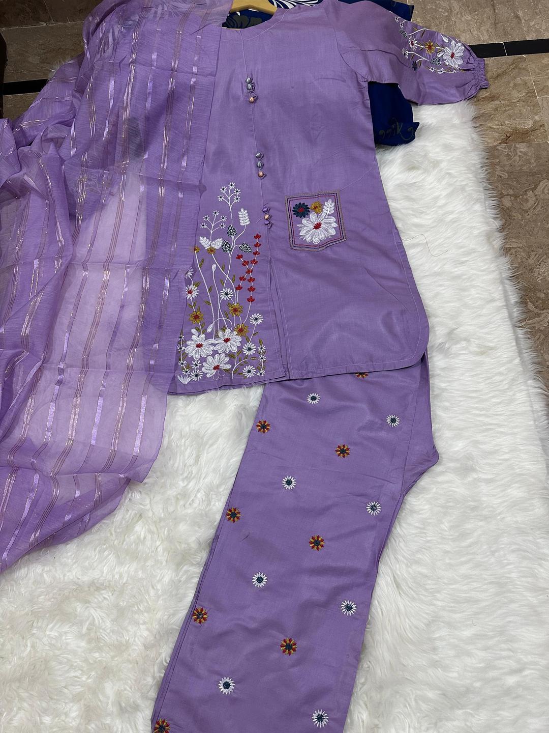 3 Pcs Women's Stitched Embroidered Suit