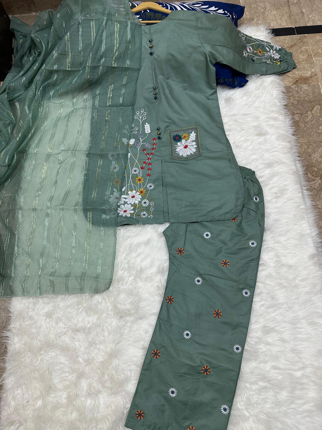 3 Pcs Women's Stitched Embroidered Suit