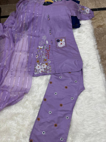 3 Pcs Women's Stitched Embroidered Suit